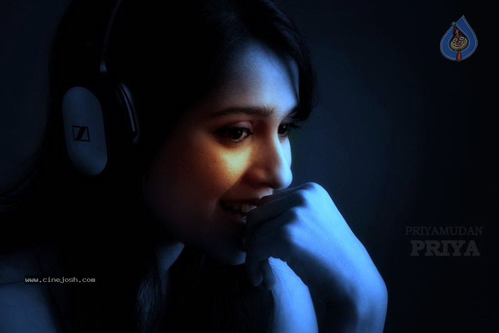 Priyamudan Priya Tamil Movie Stills - 71 / 111 photos