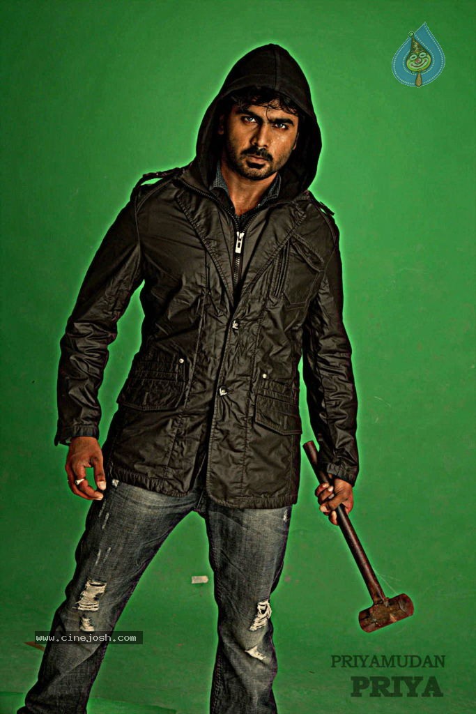 Priyamudan Priya Tamil Movie Stills - 87 / 111 photos