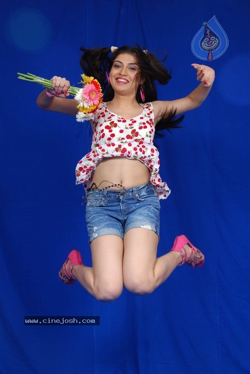 Pudhu Varusham Tamil Movie Stills - 9 / 61 photos