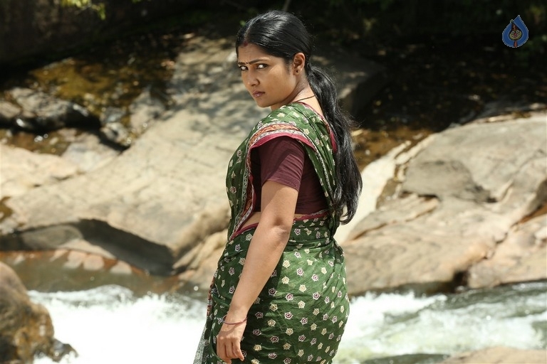 Pulimurugan Tamil Movie Photos - 27 / 47 photos