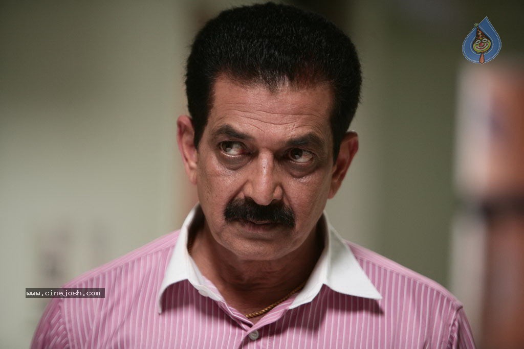 Puthuvai Managaram Tamil Movie Stills - 29 / 75 photos