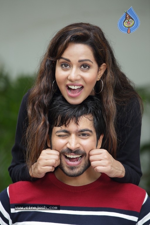 Pyaar Prema Kaadhal Poster and Photos - 5 / 6 photos