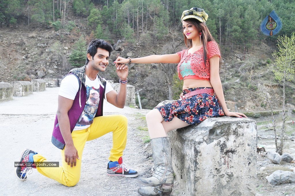 Pyar Mein Padipoyane New Photos - 1 / 6 photos