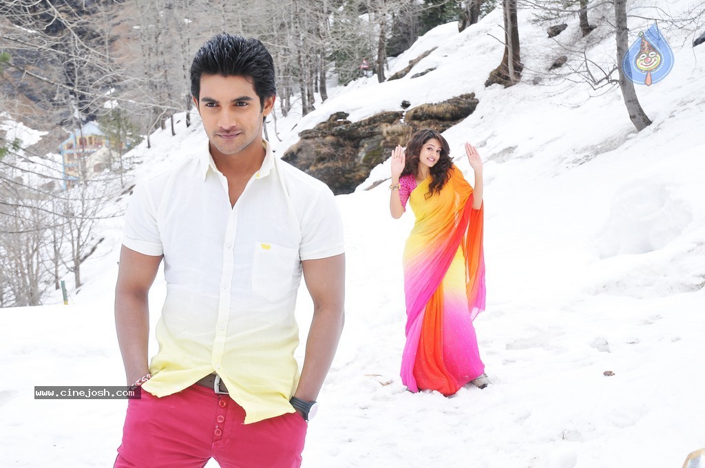 Pyar Mein Padipoyane New Photos - 2 / 6 photos