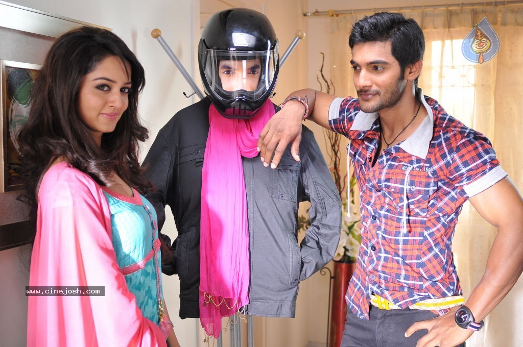 Pyar Mein Padipoyane Stills - 2 / 5 photos