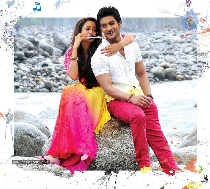 Pyar Mein Padipoyane Stills n Walls - 21 / 29 photos