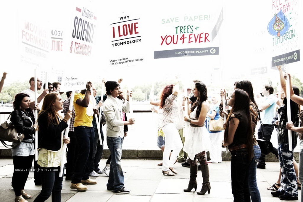 Ra.One Movie Stills - 11 / 23 photos