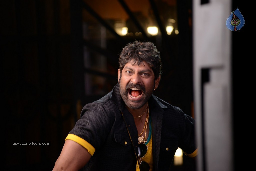 Ra Ra Krishnayya Stills n Walls - 6 / 17 photos