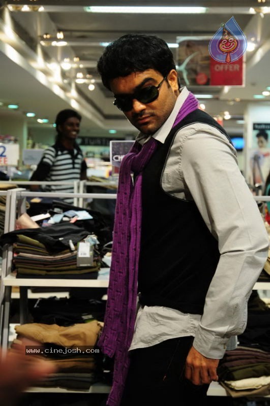 Ra Ra Tamil Movie Stills - 10 / 33 photos