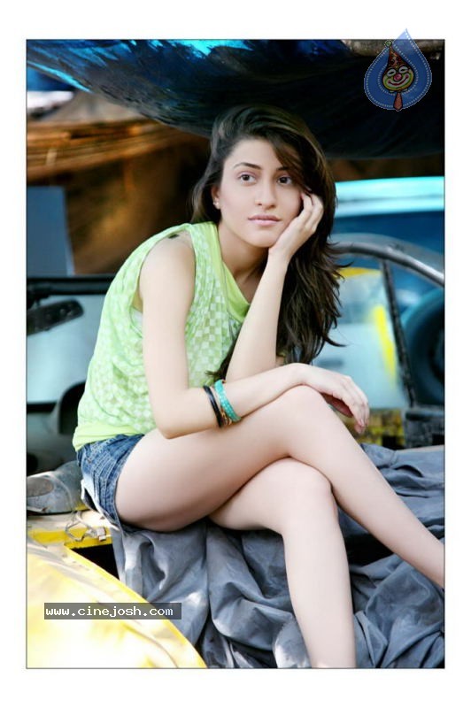 Ragini MMS Movie Stills - 16 / 16 photos