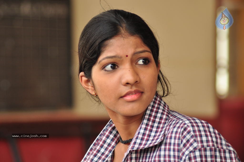 Railway Station Movie Stills - 32 / 64 photos