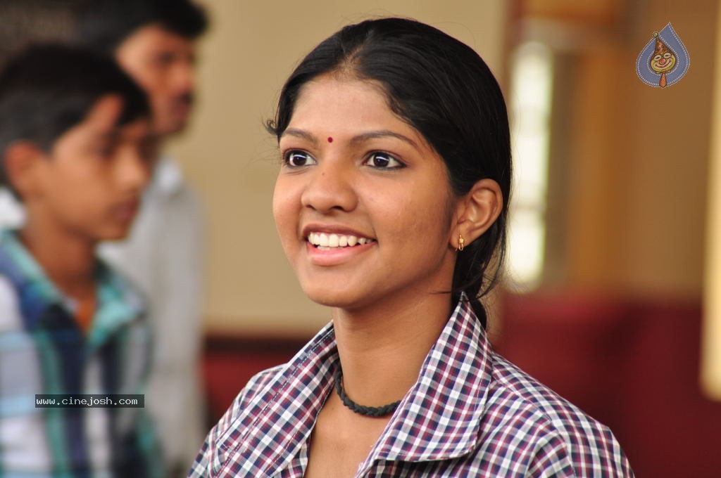 Railway Station Movie Stills - 35 / 64 photos