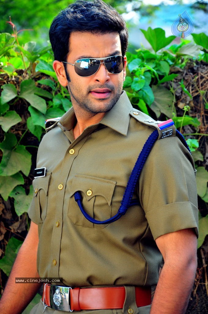 Raja Pokkiri Raja Tamil Movie Stills - 24 / 71 photos