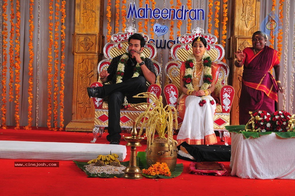 Raja Pokkiri Raja Tamil Movie Stills - 39 / 71 photos