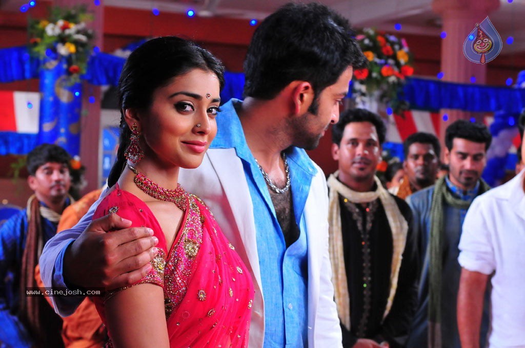 Raja Pokkiri Raja Tamil Movie Stills - 48 / 71 photos