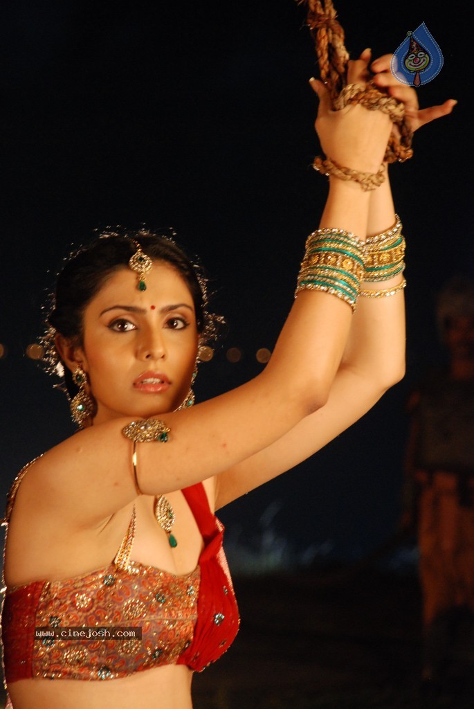 Rajakota Rahasyam Movie Photos - 109 / 148 photos