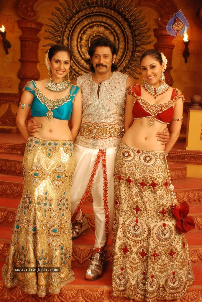 Rajakota Rahasyam Movie Photos - 119 / 148 photos