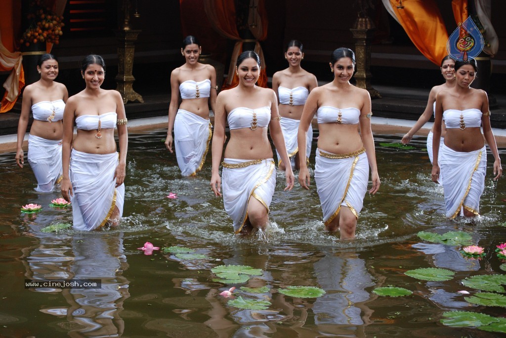 Rajakota Rahasyam Movie Photos - 131 / 148 photos