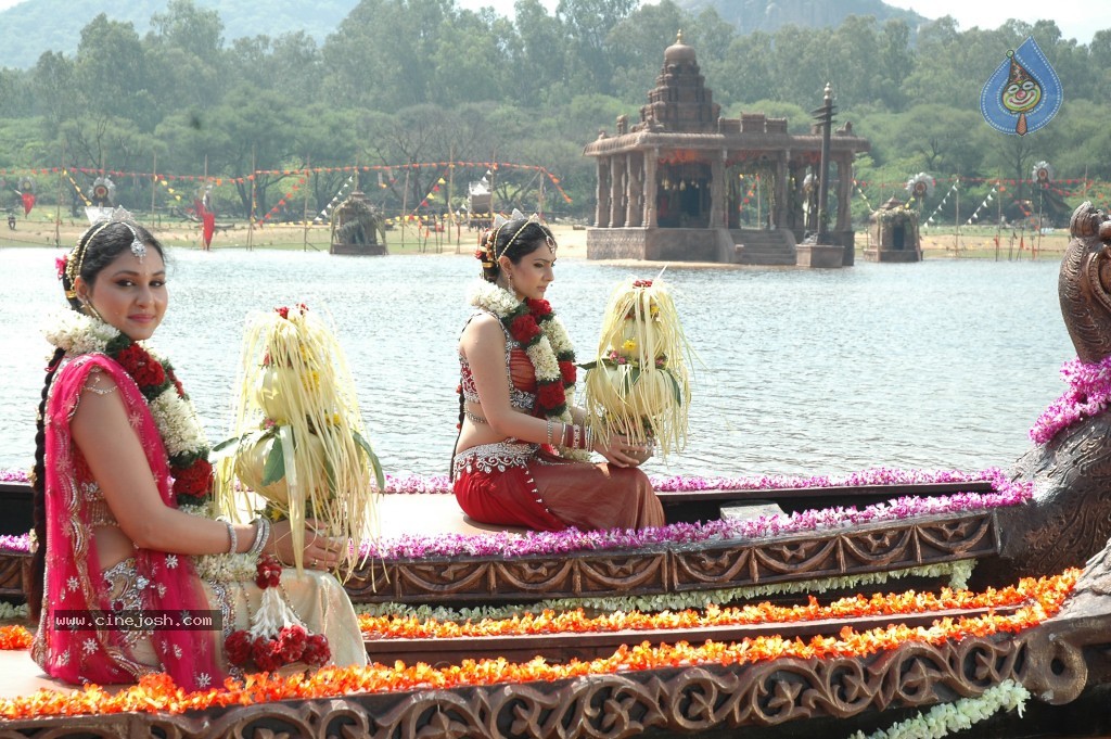 Rajakota Rahasyam Movie Photos - 147 / 148 photos