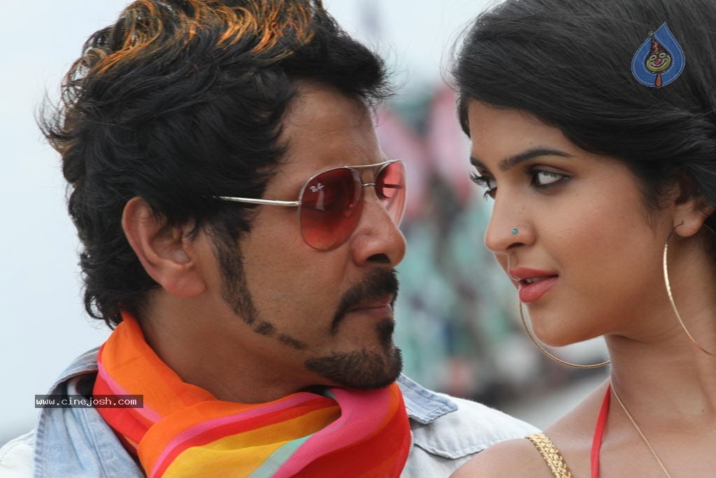 Rajapattai Tamil Movie Stills - 3 / 26 photos