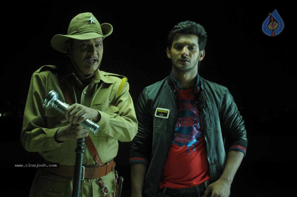 Rajendra Prasad Stills in Lovely Movie - 11 / 39 photos