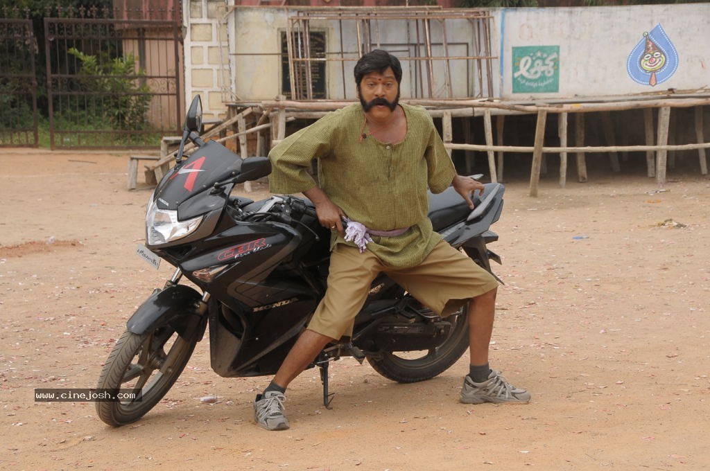 Rajendra Prasad Stills in Lovely Movie - 20 / 39 photos