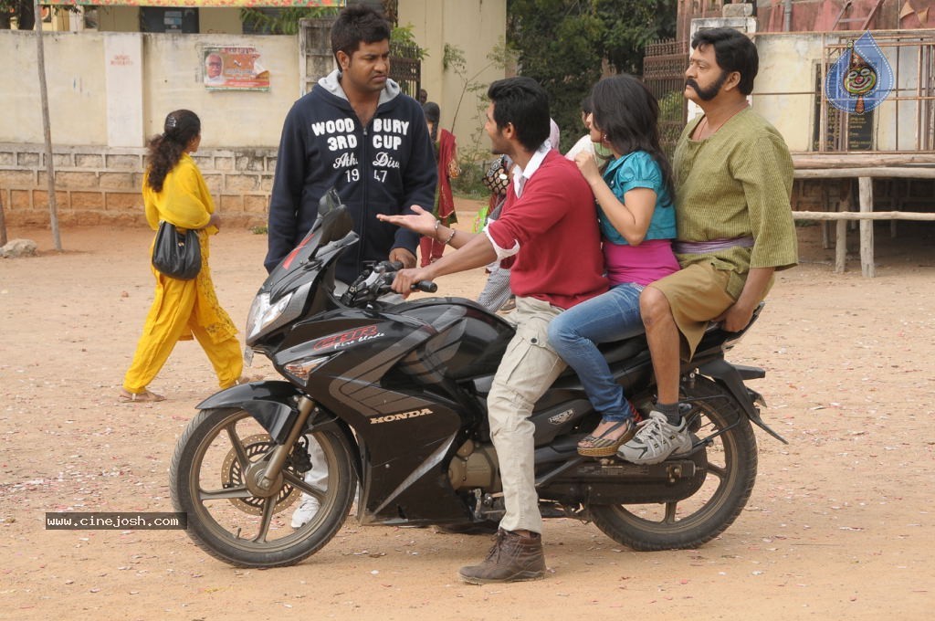 Rajendra Prasad Stills in Lovely Movie - 21 / 39 photos