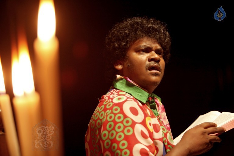 Raju Gari Gadi Film Photos - 12 / 32 photos