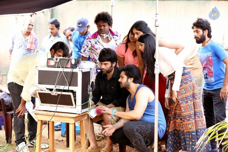 Raju Gari Gadi Film Photos - 25 / 32 photos