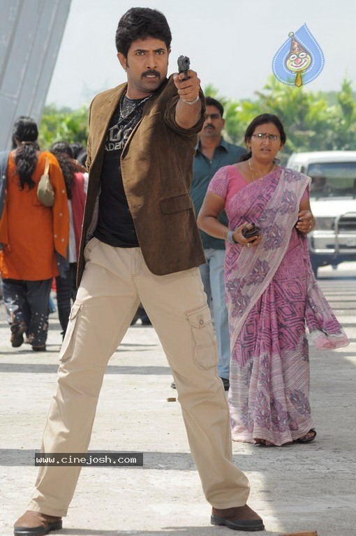 Ramachari Eedo Pedda Gudachari Movie Stills - 16 / 24 photos