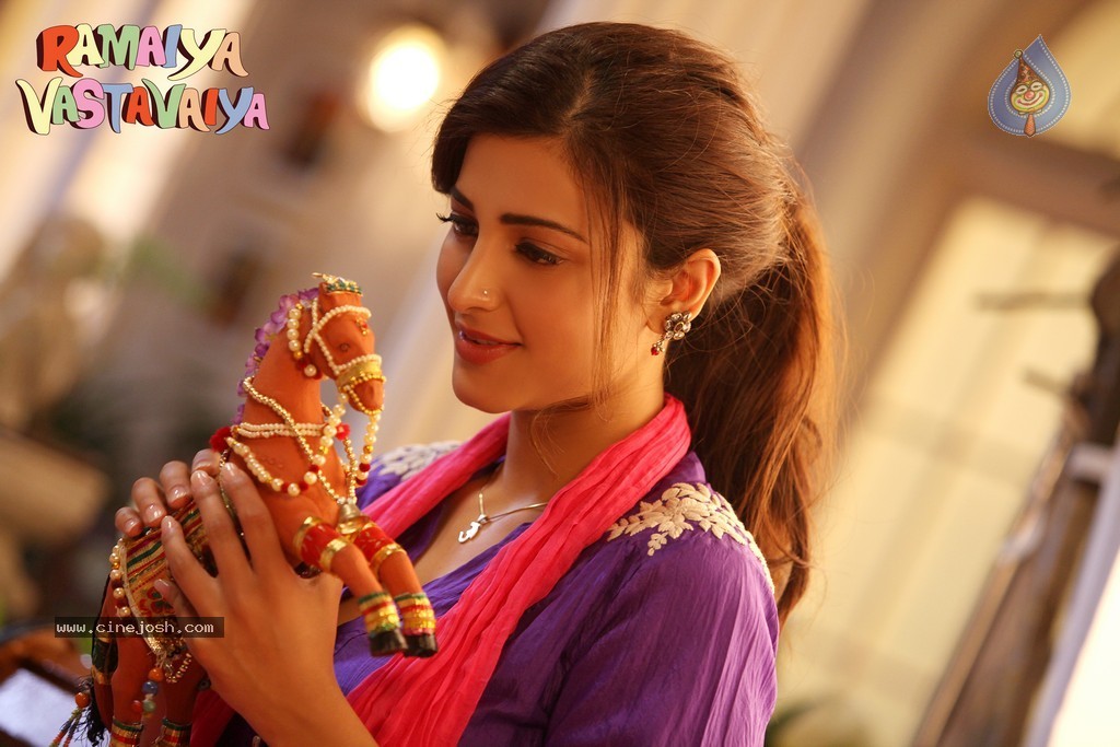 Ramaiya Vastavaiya Stills n Posters - 7 / 283 photos