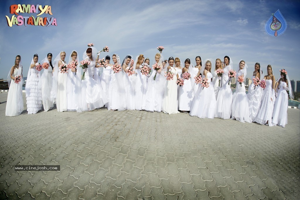 Ramaiya Vastavaiya Stills n Posters - 34 / 283 photos