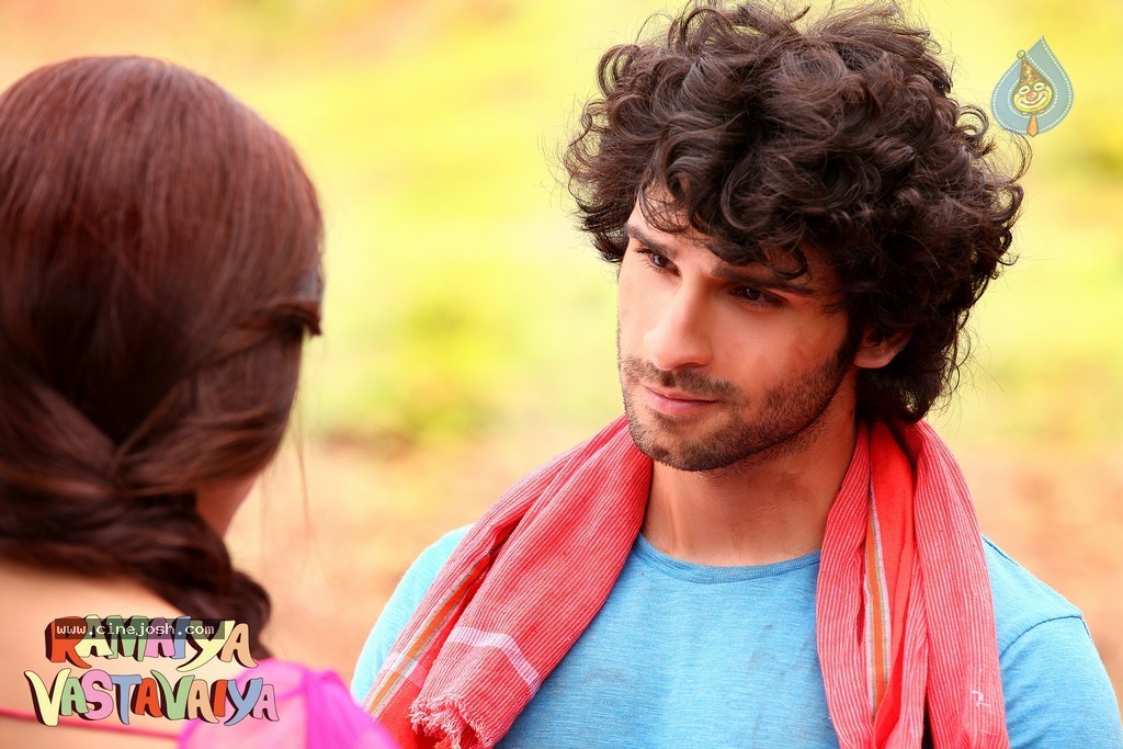 Ramaiya Vastavaiya Stills n Posters - 38 / 283 photos