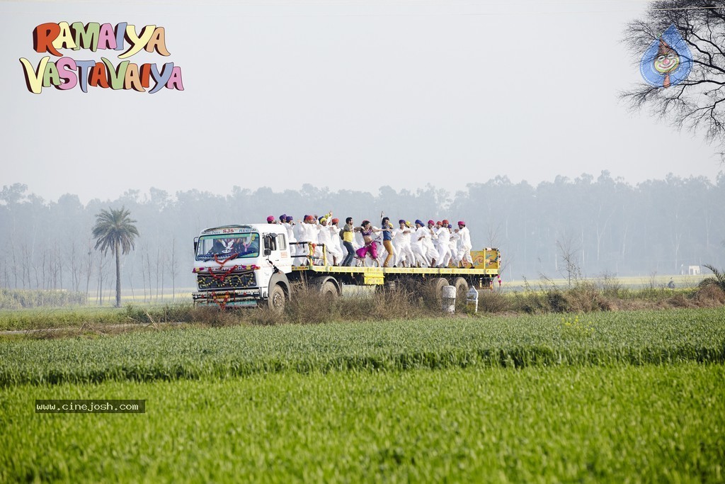 Ramaiya Vastavaiya Stills n Posters - 68 / 283 photos