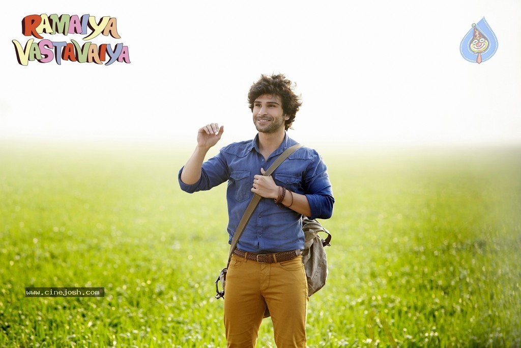 Ramaiya Vastavaiya Stills n Posters - 73 / 283 photos