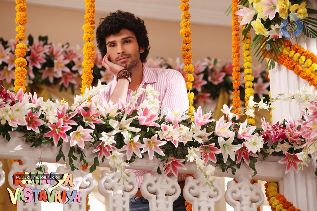 Ramaiya Vastavaiya Stills n Posters - 78 / 283 photos