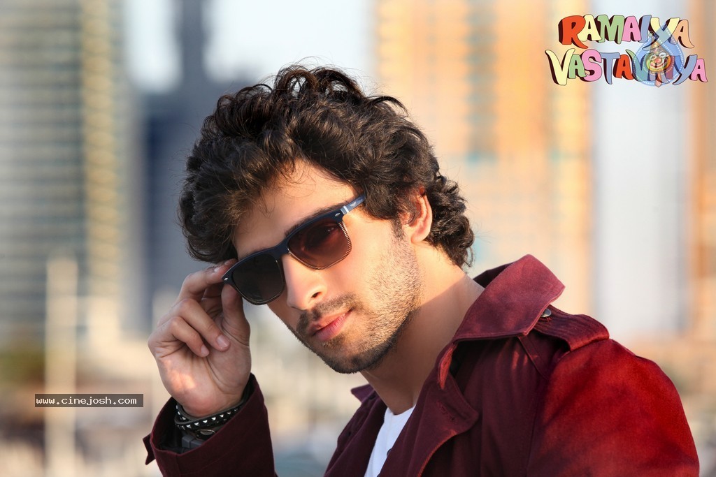 Ramaiya Vastavaiya Stills n Posters - 82 / 283 photos