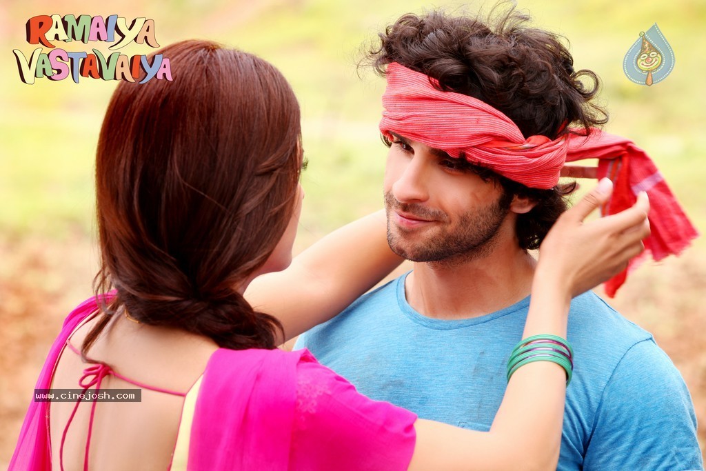 Ramaiya Vastavaiya Stills n Posters - 93 / 283 photos