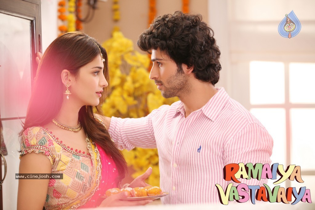 Ramaiya Vastavaiya Stills n Posters - 120 / 283 photos