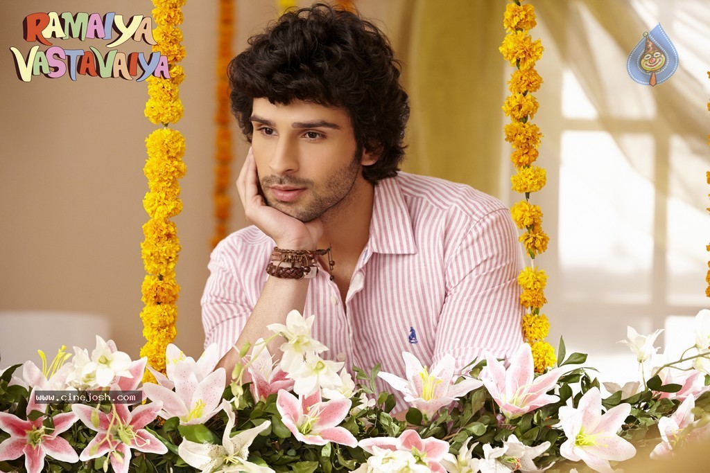 Ramaiya Vastavaiya Stills n Posters - 122 / 283 photos