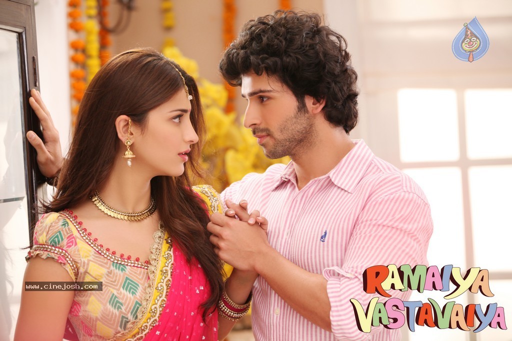 Ramaiya Vastavaiya Stills n Posters - 128 / 283 photos