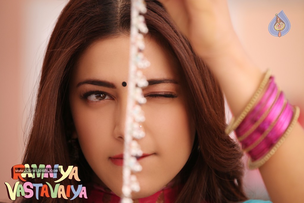 Ramaiya Vastavaiya Stills n Posters - 137 / 283 photos