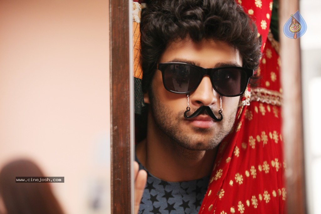 Ramaiya Vastavaiya Stills n Posters - 160 / 283 photos