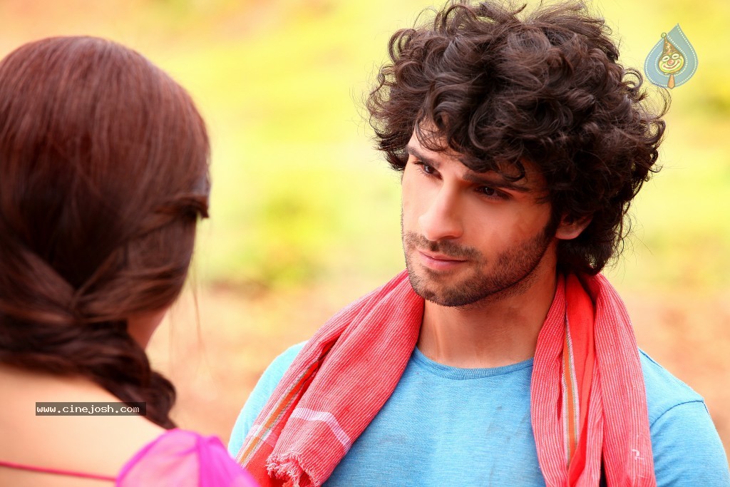 Ramaiya Vastavaiya Stills n Posters - 177 / 283 photos