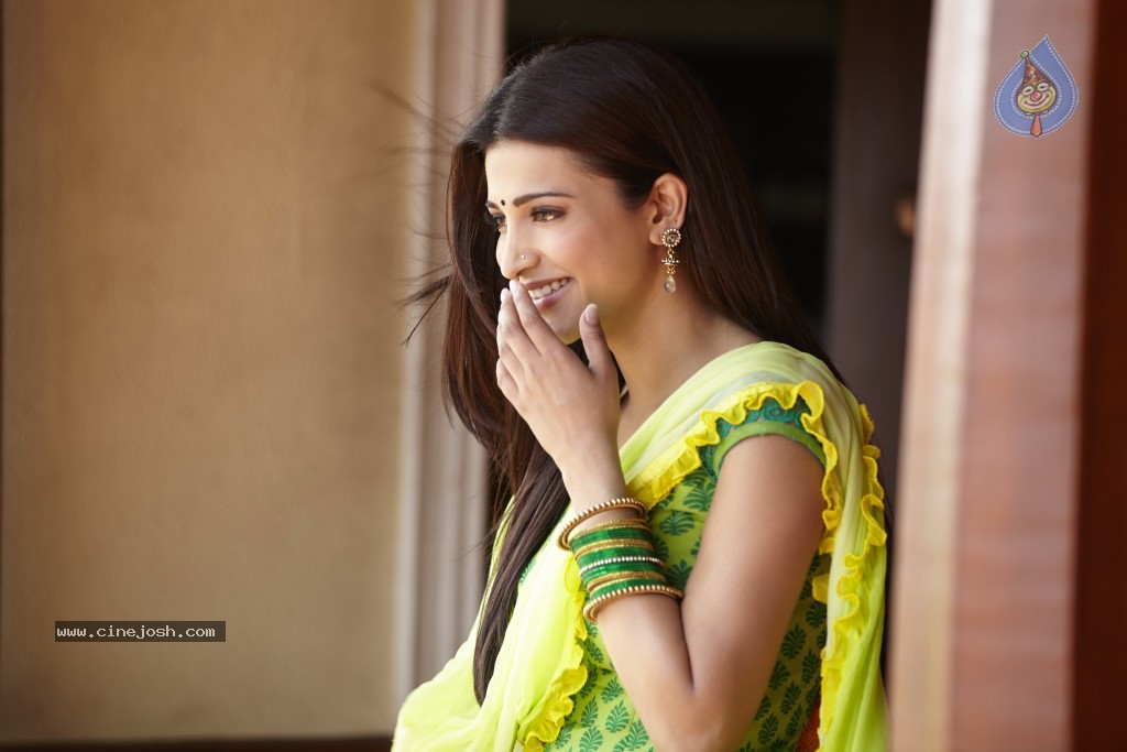 Ramaiya Vastavaiya Stills n Posters - 181 / 283 photos