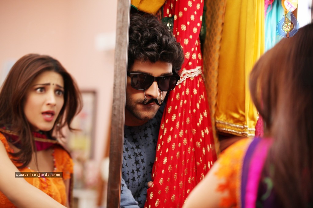 Ramaiya Vastavaiya Stills n Posters - 201 / 283 photos