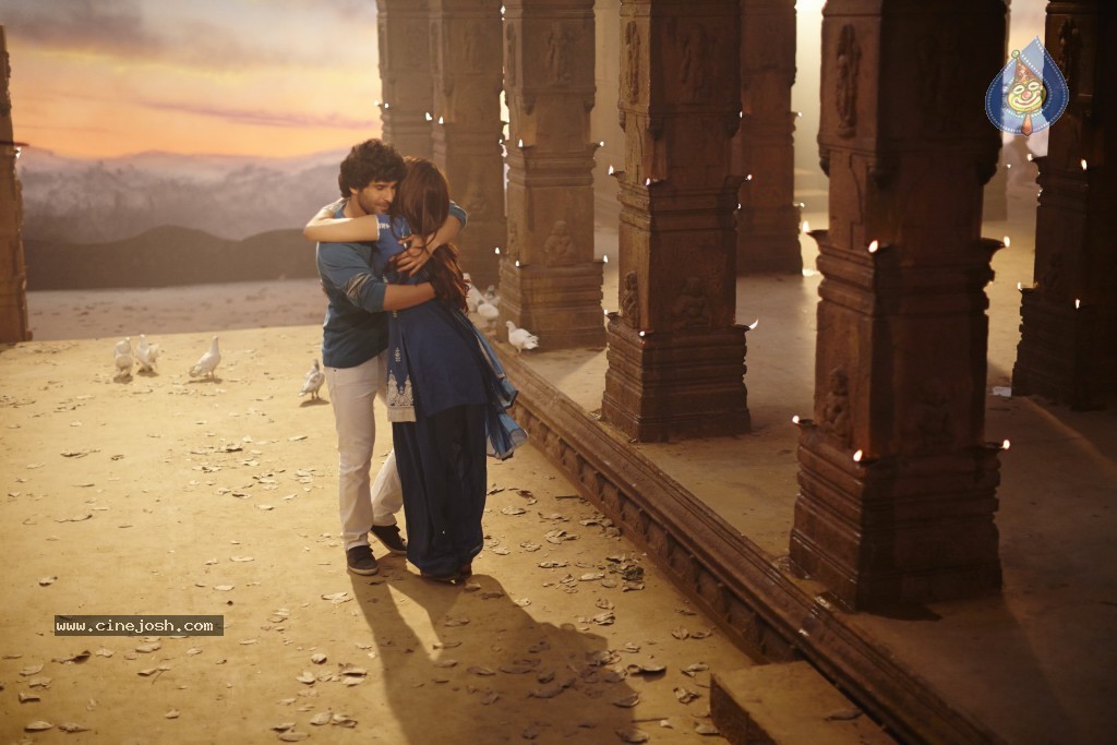 Ramaiya Vastavaiya Stills n Posters - 212 / 283 photos