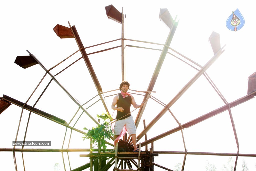 Ramaiya Vastavaiya Stills n Posters - 230 / 283 photos