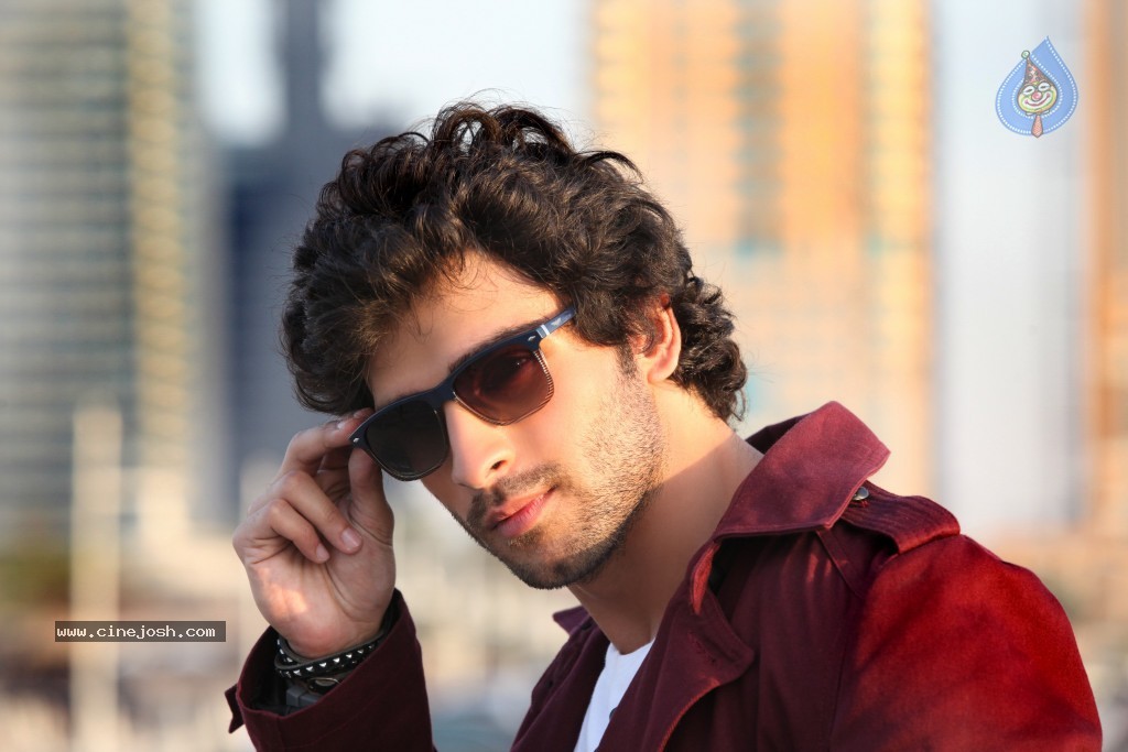 Ramaiya Vastavaiya Stills n Posters - 246 / 283 photos