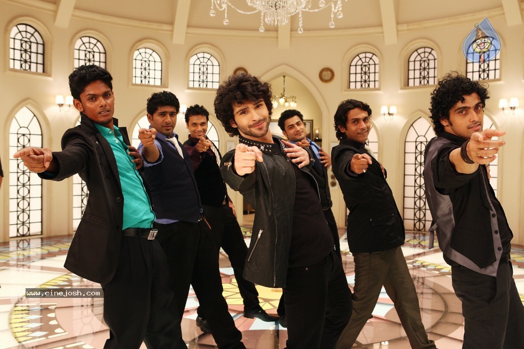 Ramaiya Vastavaiya Stills n Posters - 266 / 283 photos